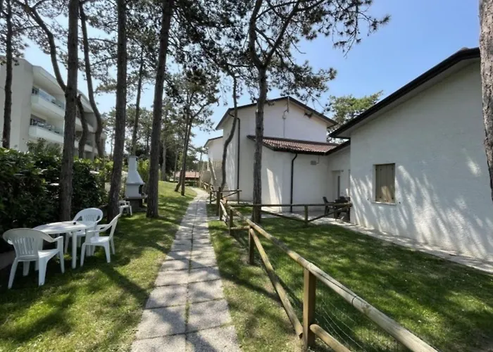 Апартаменти With Garden Near The Sea *