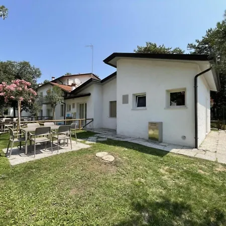 Apartment Large With Garden Close To The Sea - By Beahost