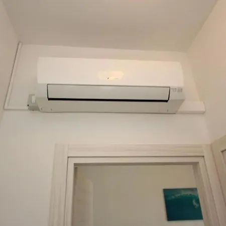 With Garden Near The Sea 아파트 *