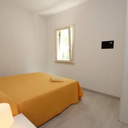 With Garden Near The Sea Lejlighed *