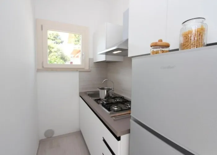 With Garden Near The Sea Apartman